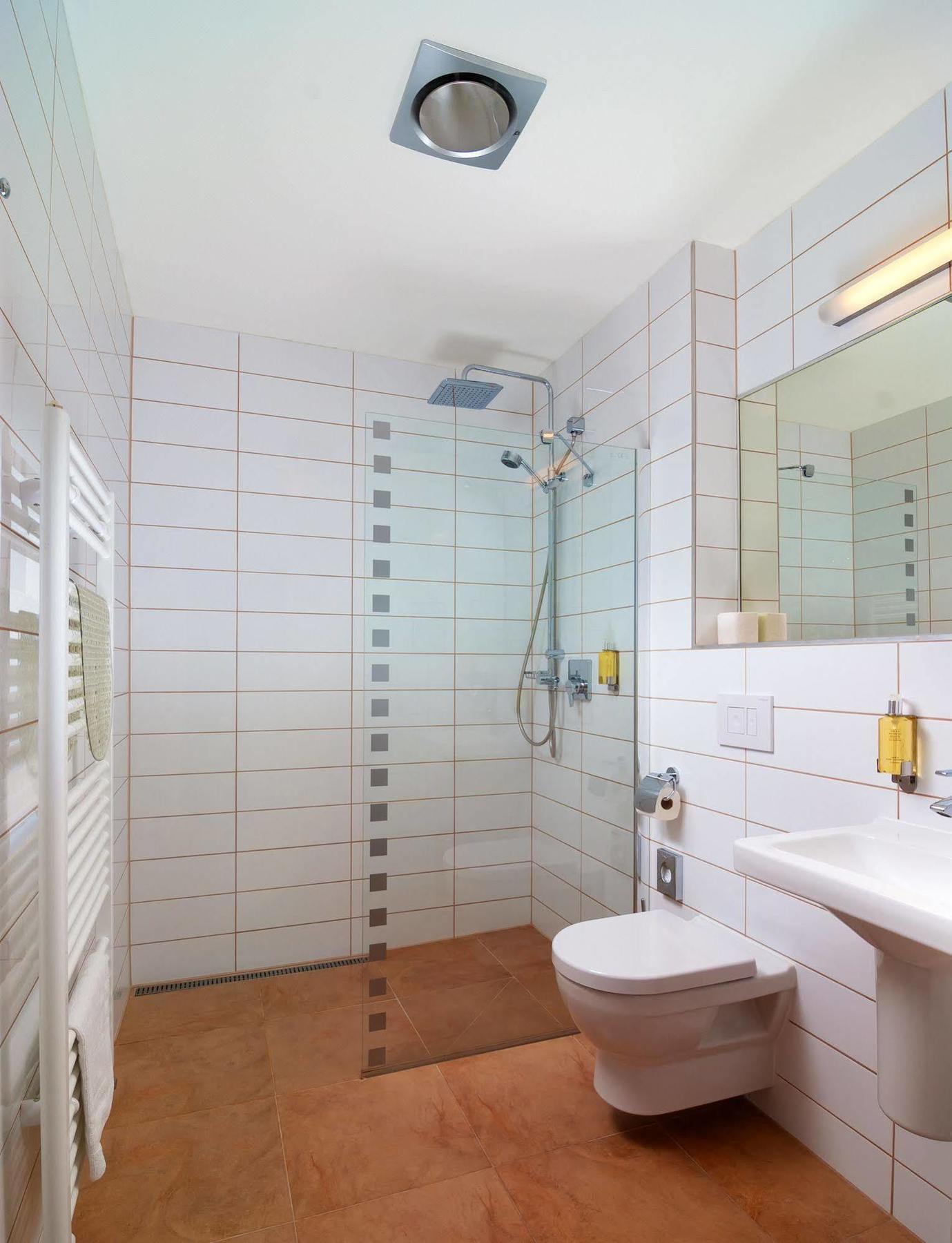Hotel Malta การ์โลวีวารี ภายนอก รูปภาพ