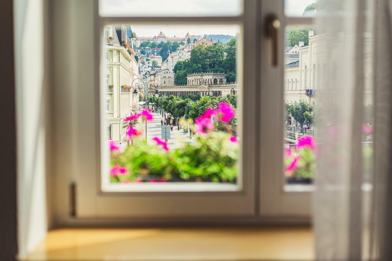 Hotel Malta การ์โลวีวารี ภายนอก รูปภาพ